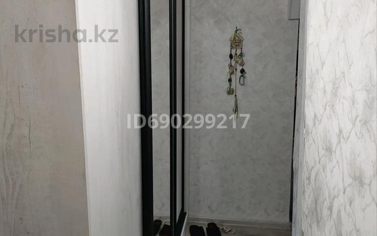 3-комнатная квартира · 48 м² · 5/5 этаж, мкр Строитель 16 — Школа 5,9 за 17 млн ₸ в Уральске — фото 2