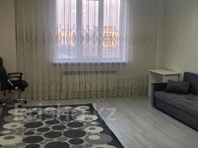 2-комнатная квартира · 70 м² · 9/10 этаж · помесячно, Радостовца 124 за 280 000 〒 в Алматы, Алмалинский р-н