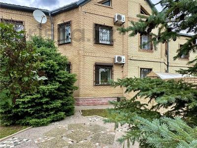 Часть дома · 9 комнат · 367 м² · 6 сот., мкр Михайловка , Крылова за 140 млн 〒 в Караганде, Казыбек би р-н