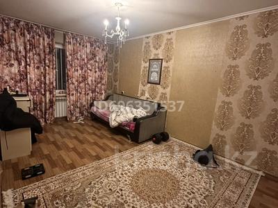 4-комнатная квартира · 74 м² · 4/5 этаж, мкр Казахфильм 12 — Р-н Жарокова - Аль-Фараби за 52 млн ₸ в Алматы, Бостандыкский р-н