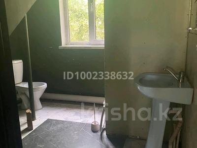 Отдельный дом · 2 комнаты · 48 м² · 10 сот., Рахимова 178А за 110 000 ₸ в Алматы, Алатауский р-н
