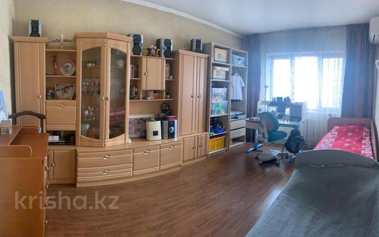 2-комнатная квартира, 52.5 м², 8/9 этаж, мкр Аксай-4 за 33.5 млн 〒 в Алматы, Ауэзовский р-н — фото 2