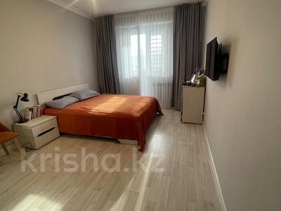 2-комнатная квартира · 60 м² · 8/10 этаж, мкр Аксай-1 11/7 за 48 млн 〒 в Алматы, Ауэзовский р-н