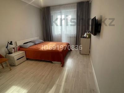 2-комнатная квартира · 60 м² · 8/10 этаж, мкр Аксай-1 11/7 за 48 млн 〒 в Алматы, Ауэзовский р-н