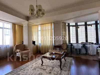 3-комнатная квартира · 135 м² · 4/6 этаж, мкр Жетысу-4 6а — Момышулы Абая за 72 млн ₸ в Алматы, Ауэзовский р-н