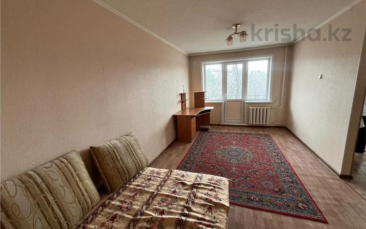 1-комнатная квартира · 35 м² · 3/5 этаж, мкр Новый Город, Назарбаева 63 за 15 млн ₸ в Караганде, Казыбек би р-н — фото 2