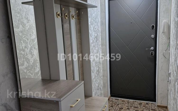 1-комнатная квартира · 45 м² · 1/5 этаж, мкр Нурсая 28 за 150 000 ₸ в Атырау — фото 2