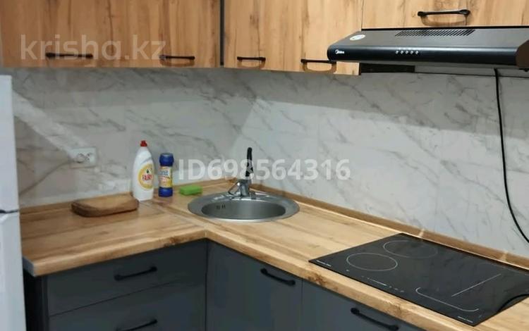 2-комнатная квартира · 49 м² · 8/10 этаж, Напротив Апорт Молла за 220 000 ₸ в Алматы, Медеуский р-н — фото 2