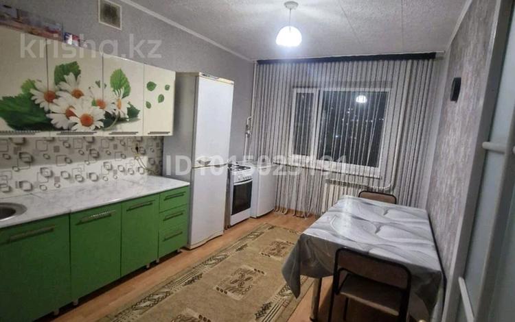 3-бөлмелі пәтер · 80 м² · 3/6 қабат, Садовая 100Е — Садовая 100, бағасы: 250 000 ₸ в Костанае — фото 2