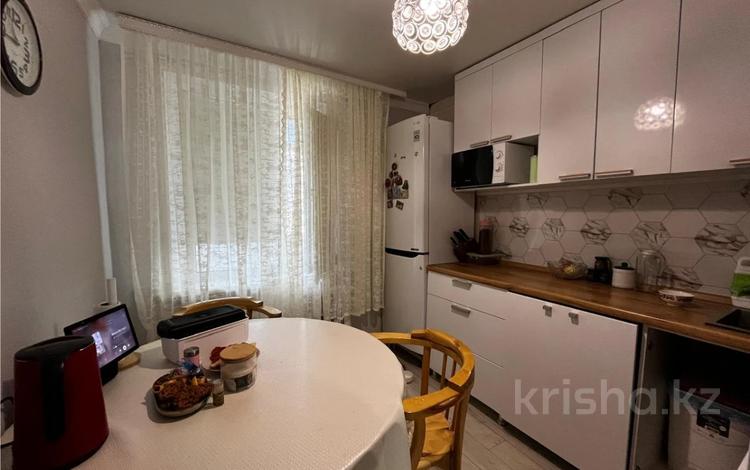 3-комнатная квартира · 63 м² · 8/9 этаж, Майкудук, мкр Восток-3 — Торг Помощь в ипотеке без подтверждения доходов и без перв взноса, и под залог за 19 млн ₸ в Караганде, Алихана Бокейханова р-н — фото 10