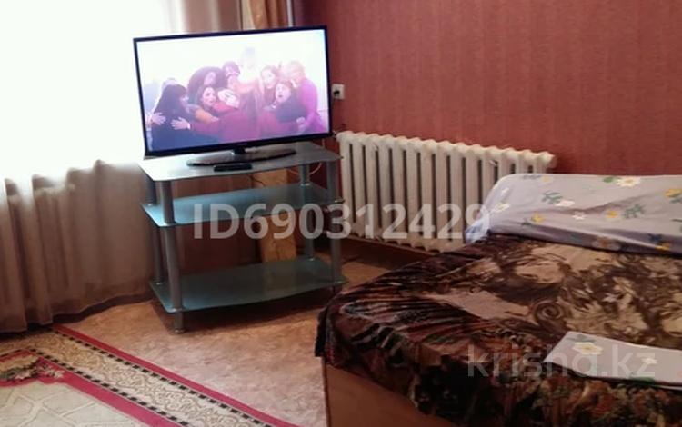 1-бөлмелі пәтер · 35 м² · 1/5 қабат, Курмангазы 163 — Абая - Курмангазы, бағасы: 8 000 ₸ в Уральске, мкр Школьник — фото 2