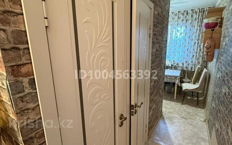 1-бөлмелі пәтер · 30 м² · 3/5 қабат, Абулхаир Хана 22 — Угол Абулхаир хана и Шамши Калдаякова, между остановками Электрон и Спутник, бағасы: 11 млн ₸ в Актобе — фото 2