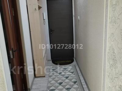 2-бөлмелі пәтер · 56 м² · 4/5 қабат, мкр Самал 23 — Возле Народного банка, бағасы: 100 000 ₸ в Таразе