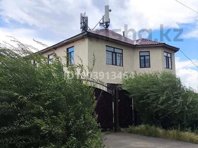 Отдельный дом · 5 комнат · 280 м² · 10 сот., Айша Биби 17 за 35 млн 〒 в Астане, Нура р-н