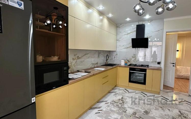 4-комнатная квартира · 117 м² · 2/9 этаж, мкр Центральный, Абая 26, 26/1, 26/2, 26/3 за 55 млн ₸ в Атырау — фото 6
