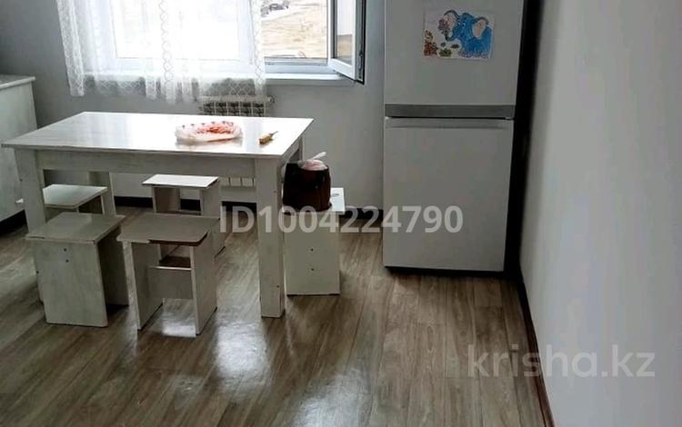 2-бөлмелі пәтер · 56 м² · 2/5 қабат, Ұлы дала 1129, бағасы: 18 млн ₸ в Таразе — фото 2