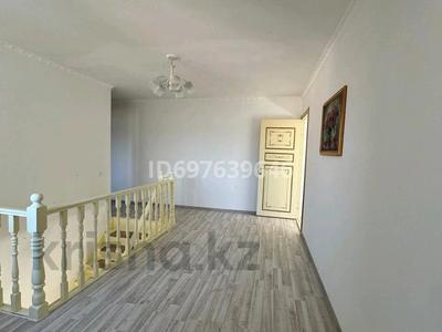 Продажа домов и дачи в Атырауской обл.: Отдельный дом · 6 комнат · 300 м² · 3 сот., мкр Атырау, Бурабай — Алия Молдагулова за 34 млн 〒 Отдельный дом · 6 комнат · 300 м² · 3 сот., мкр Атырау, Бурабай — Алия Молдагулова за 34 млн 〒