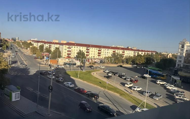 4 комнаты · 157 м² · 5/6 этаж, Курмангазы 5 — Тагам за 80 000 ₸ в Атырау, мкр Авангард-2 — фото 2