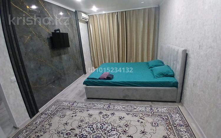1-комнатная квартира · 35 м² · 1/9 этаж, мкр 12 43 за 12 000 ₸ в Актобе — фото 2