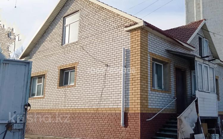 Отдельный дом · 7 комнат · 200 м² · 10 сот., Пожарная 7 — Мечети Тыныбая за 600 000 〒 в Семее, Красный Кордон — фото 3