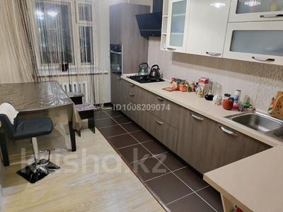 2-комнатная квартира · 60 м² · 9/10 этаж, мкр Строитель, Жамбыла 40 за 130 000 〒 в Уральске