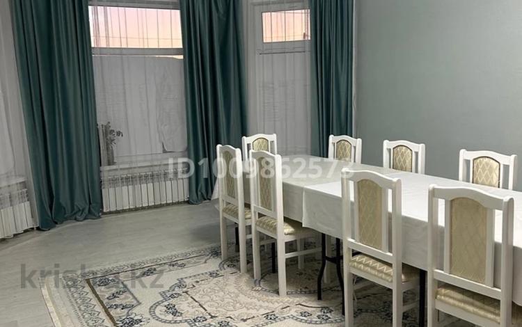Отдельный дом · 4 комнаты · 187 м² · 10 сот., Республика 638 — 22 квартал за 39 млн ₸ в Хромтау — фото 2