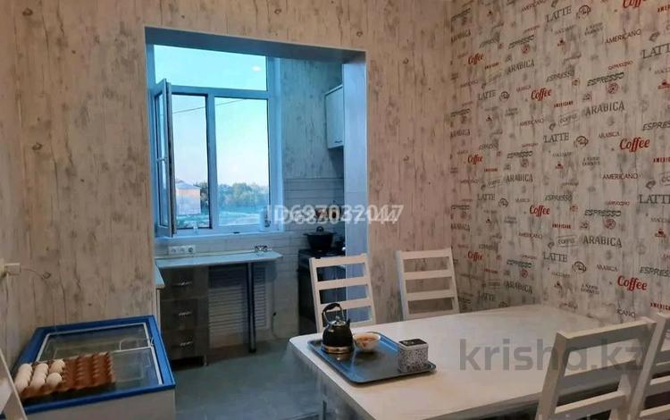 4-комнатная квартира · 80 м² · 5/5 этаж, Бауыржан Момышұлы 43 — Жансая 11мкр за 15.5 млн ₸ в Таразе — фото 2