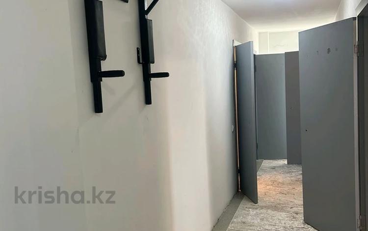 3-комнатная квартира · 83 м² · 5/25 этаж, Байкена Ашимова 26 за 26.5 млн ₸ в Караганде, Казыбек би р-н — фото 2