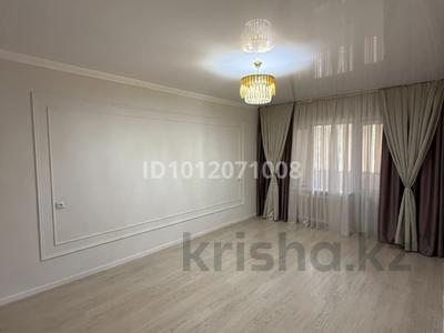 3-бөлмелі пәтер · 65 м² · 1/5 қабат, Мкр. Алатау 27, бағасы: 250 000 ₸ в Таразе