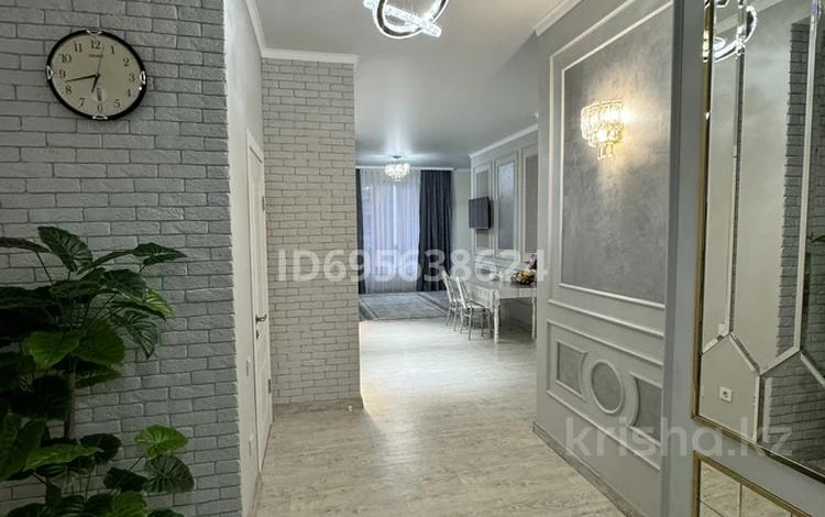 3-бөлмелі пәтер · 80 м² · 6/20 қабат, Абая 164 10 — Брусиловского, бағасы: 25 000 〒 в Алматы, Бостандыкский р-н — фото 2