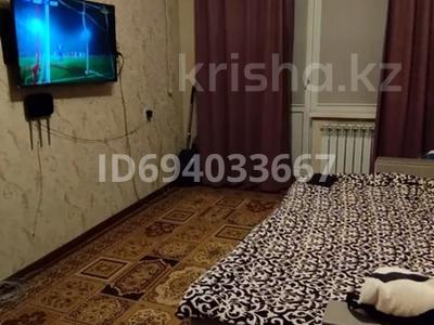1-комнатная квартира, 31 м², 5/5 этаж помесячно, мкр Аксай-2 48 за 170 000 〒 в Алматы, Ауэзовский р-н