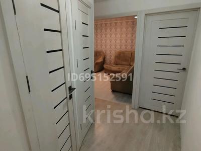 2-бөлмелі пәтер · 42.8 м² · 1/5 қабат, Ауезова 48-46 — Стоматологическая поликлиника, бағасы: 11 млн ₸ в Аксу