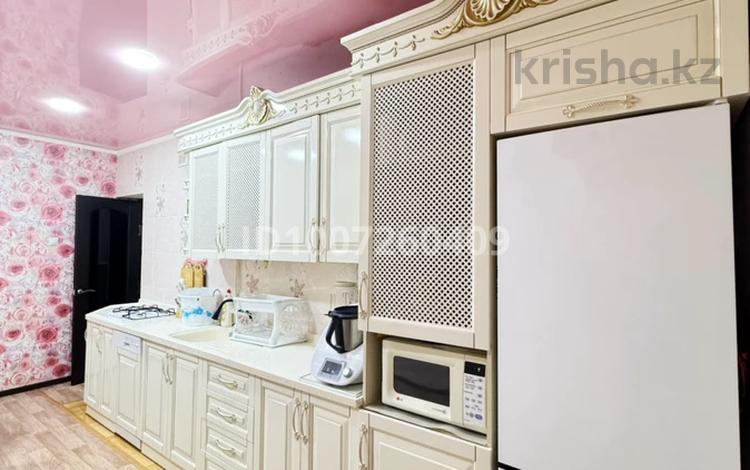 5-бөлмелі пәтер · 150 м² · 2/4 қабат, 5 мкр 54 — Трк Жанаозен, бағасы: 48 млн ₸ — фото 4