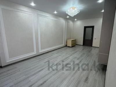 2-комнатная квартира · 96 м² · 2/8 этаж, Абая 26, 26/1, 26/2, 26/3 за 45 млн 〒 в Атырау