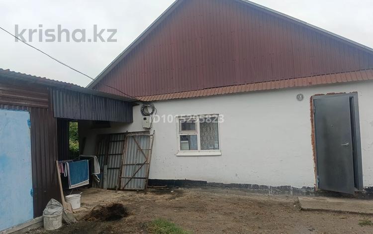 Часть дома · 3 комнаты · 100 м² · 8 сот., 8 203 — Мирный за 11 млн ₸ в Усть-Каменогорске — фото 2