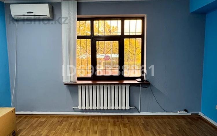 Свободное назначение, офисы, магазины и бутики, салоны красоты, образование, кабинеты и рабочие места, студии · 30 м² за 260 000 ₸ в Алматы, Бостандыкский р-н — фото 2