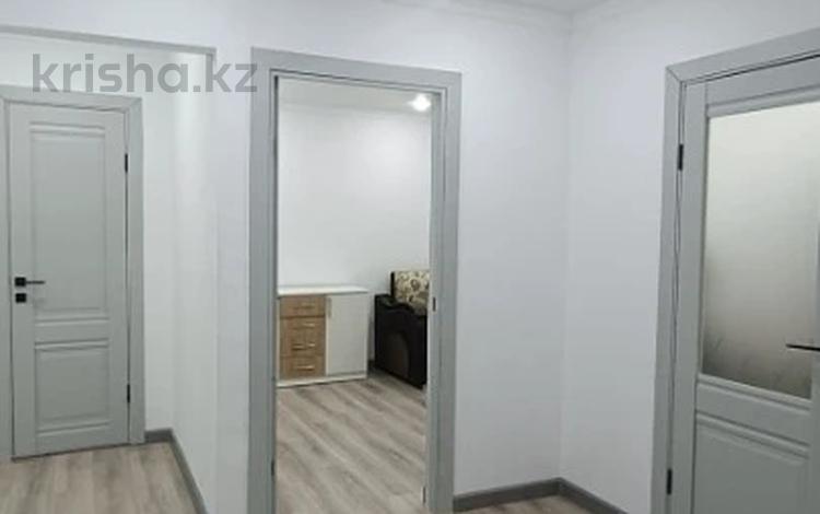 2-бөлмелі пәтер · 54 м² · 1/5 қабат, мкр 8, алия молдагулова, бағасы: 18.7 млн ₸ в Актобе — фото 2