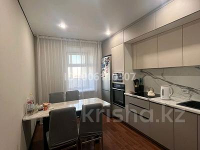 3-бөлмелі пәтер · 74 м² · 13/16 қабат, Карменова 11а, бағасы: 26 млн ₸ в Семее