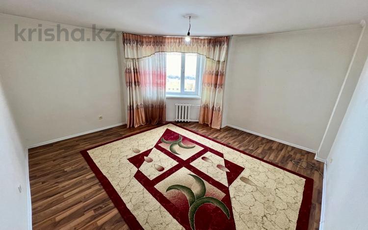 3-комнатная квартира, 74 м², 15/16 этаж, мустафина 21/6