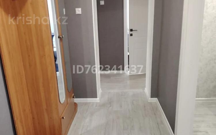 2-комнатная квартира · 52 м² · 1/5 этаж, мкр 4 27 — по Желаевской трассе за 21 млн ₸ в Уральске — фото 2