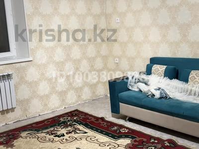 2-комнатная квартира · 52.2 м² · 5/5 этаж, Шугыла 52а — Аренда от собственника квартира в уютная 2-х комнатня квартира в кирпичном доме 2010 года постройки, расположенном на второй линии, вдали от шумных дорог. Эта квартира находится на 5этаже с высоким цоколем, что придает ей уникальный характер и удобство. Особенности квартиры: Площадь: 52/2кв. м. Количество спален: 2 Количество ванных комнат:1 Этаж: 1 из 5, высокий цокольный этаж расположение: Тихий район, вдали от шума Преимущества : квартира с высоким цоколем обеспечивает дополнительную изоляцию и тишину, несмотря на то, 5 этажу за 110 000 〒 в 