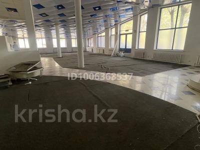 Свободное назначение, офисы, магазины и бутики, склады, фитнес и спорт, медцентры и аптеки, образование, развлечения, конференц-залы, кабинеты и рабочие места · 11000 м² за 33 млн 〒 в Алматы, Бостандыкский р-н