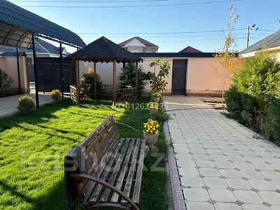 Отдельный дом · 8 комнат · 340 м² · 8 сот., мкр Достык , Достық ш/а 188 — Музтау мен киылыскан Уласты көшесі за 75 млн 〒 в Шымкенте, Абайский р-н