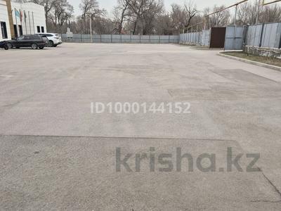 Паркинг · 4000 м² · Ауэзова 33 33 — Находится на первой линии асфальтироввнная территория для парковки маш, бағасы: 1 000 〒 в Кызыл ту-4