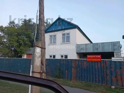 Отдельный дом · 5 комнат · 300 м² · 10 сот., Железнодорожная 72 А — Возле 5 школы за 20 млн 〒 в Аксае