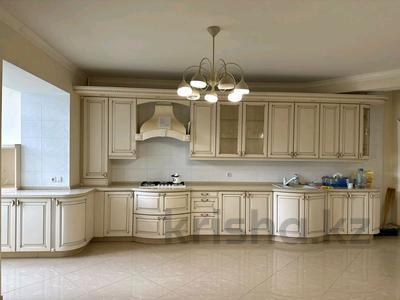 3-бөлмелі пәтер · 168.7 м² · 2/8 қабат, Жаңа қала, Пр Абая 8а, бағасы: 52 млн ₸ в Актобе, Новый город