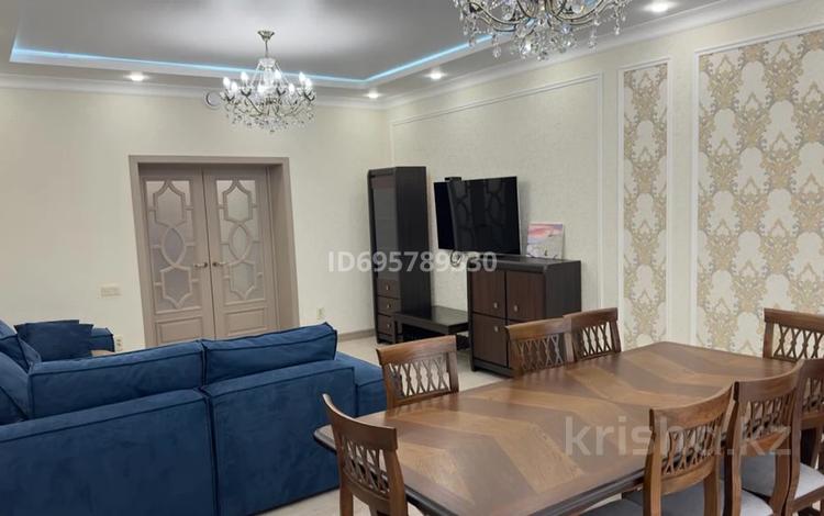 4-комнатная квартира · 185 м² · 1/5 этаж, мкр Астана за 650 000 〒 в Уральске — фото 16