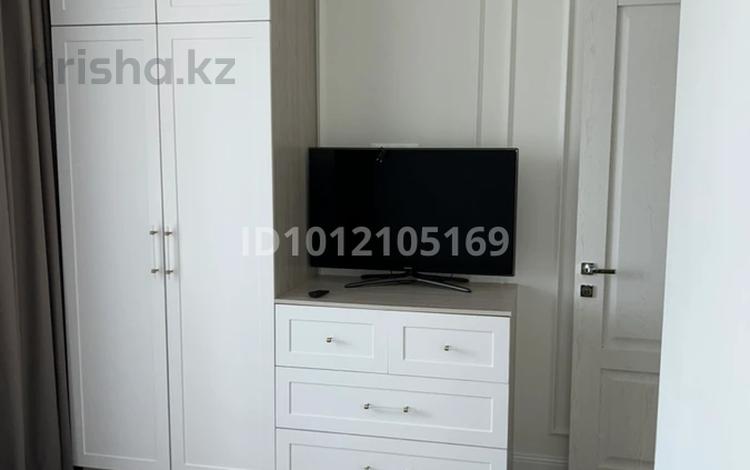 2-комнатная квартира · 45 м² · 12/16 этаж, ул. Туркестан 28 за 300 000 ₸ в Астане, Есильский р-н — фото 2