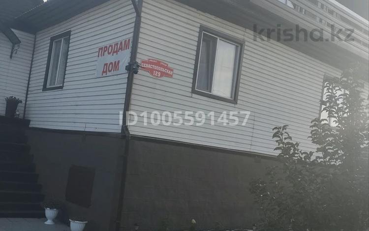 Жеке үй · 4 бөлме · 240 м² · 10 жүзд., Лесная 97 — Севастопольская 129, бағасы: 35 млн ₸ в Щучинске — фото 12