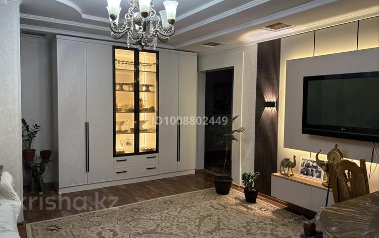 4-комнатная квартира · 80 м² · 3/10 этаж, Акшокы 1/ Кунанбая 15а 15а — Раньше была Селевина 15а. Левый берег, напротив 35 школы. В стороне новостройки за 37.8 млн ₸ в Семее — фото 2